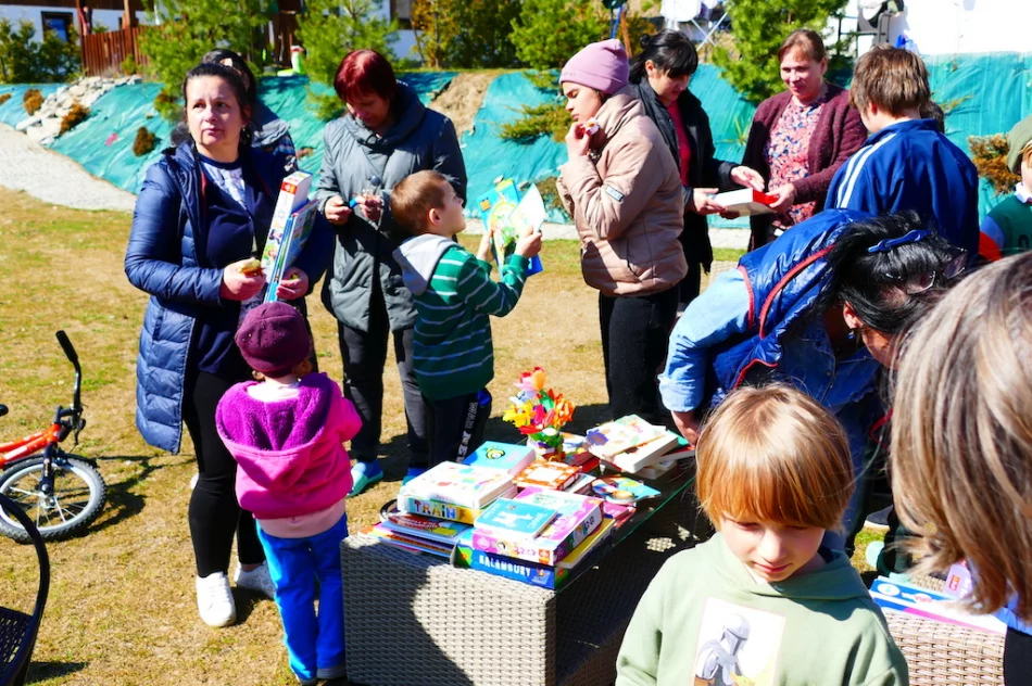 ,,Podziel się książką" - z wizytą u osób z Ukrainy  - zdjęcie 3