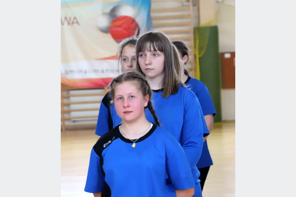 Dziewczyny z Mordarki Mistrzyniami Gminy Limanowa w Piłce Ręcznej Młodzieży - zdjęcie 11