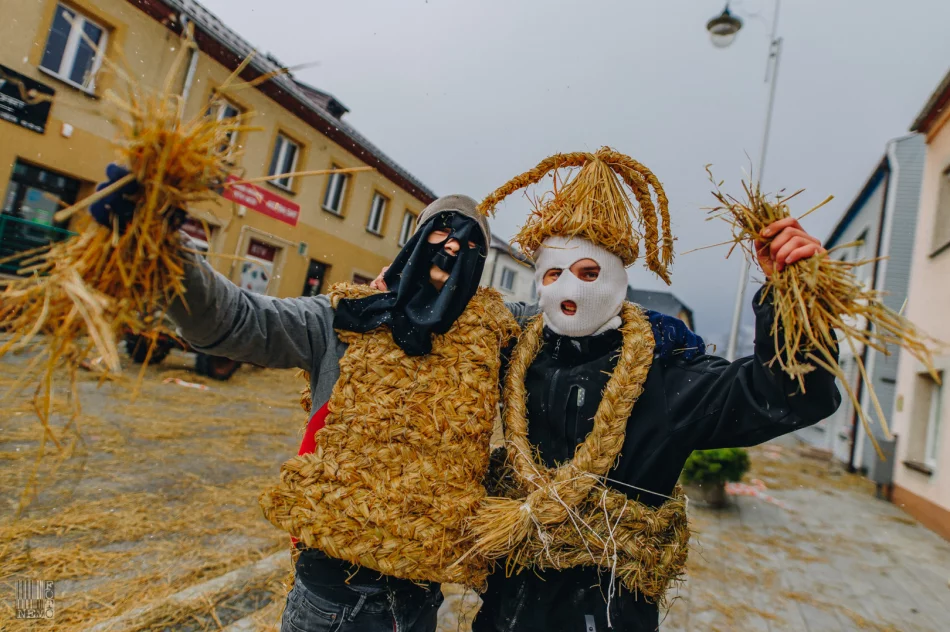 Dziady Śmiguśne w Dobrej 2022 - zdjęcie 5