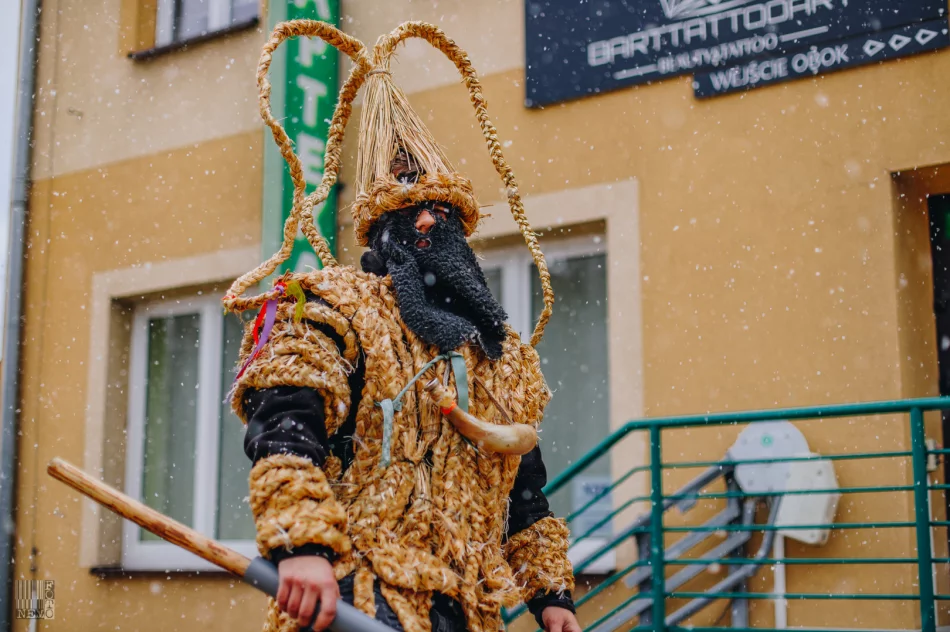 Dziady Śmiguśne w Dobrej 2022 - zdjęcie 16