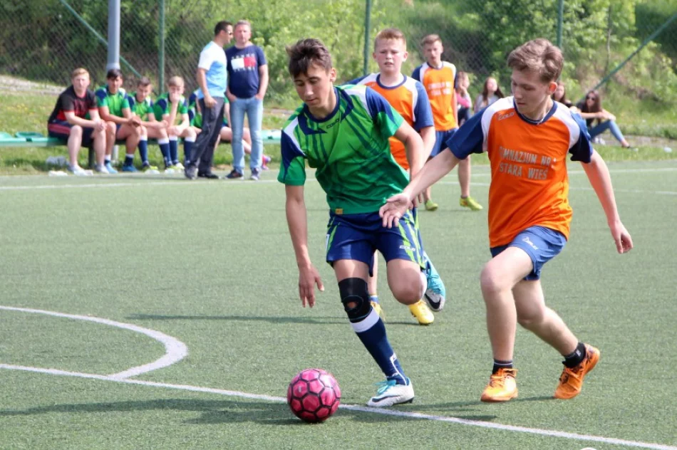 Chłopcy z Męciny zwycięzcami „szóstek” piłkarskich - zdjęcie 2