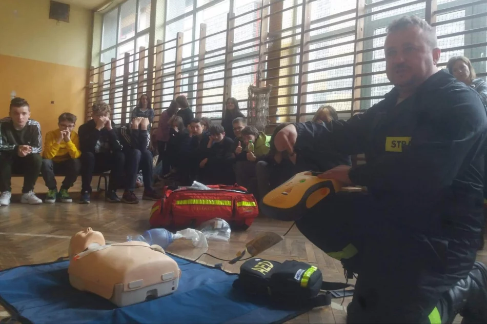 Strażacy szkolili uczniów z pierwszej pomocy - zdjęcie 2