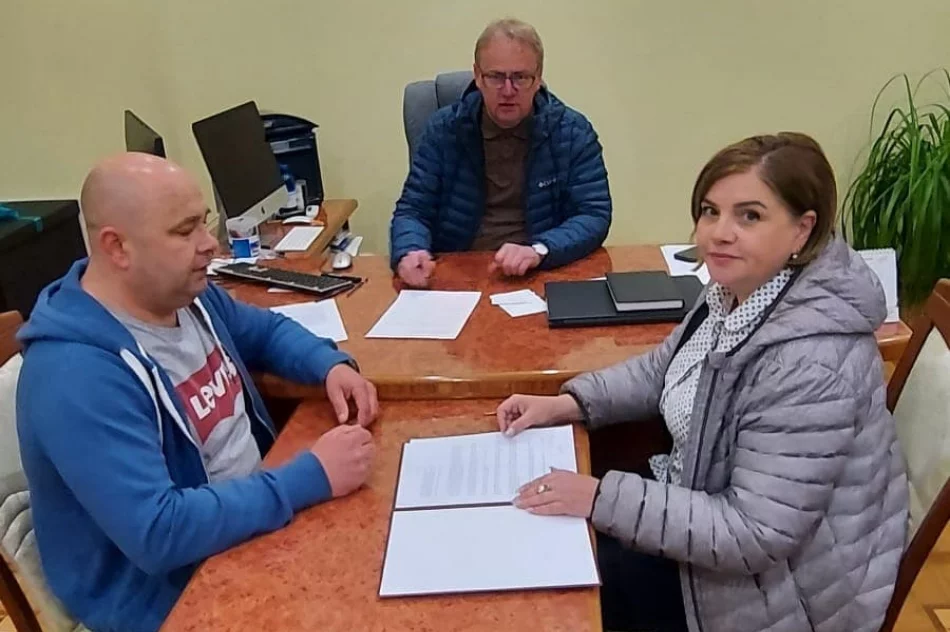 Autobusem zawieźli na Ukrainę 9 ton żywności na święta - zdjęcie 3