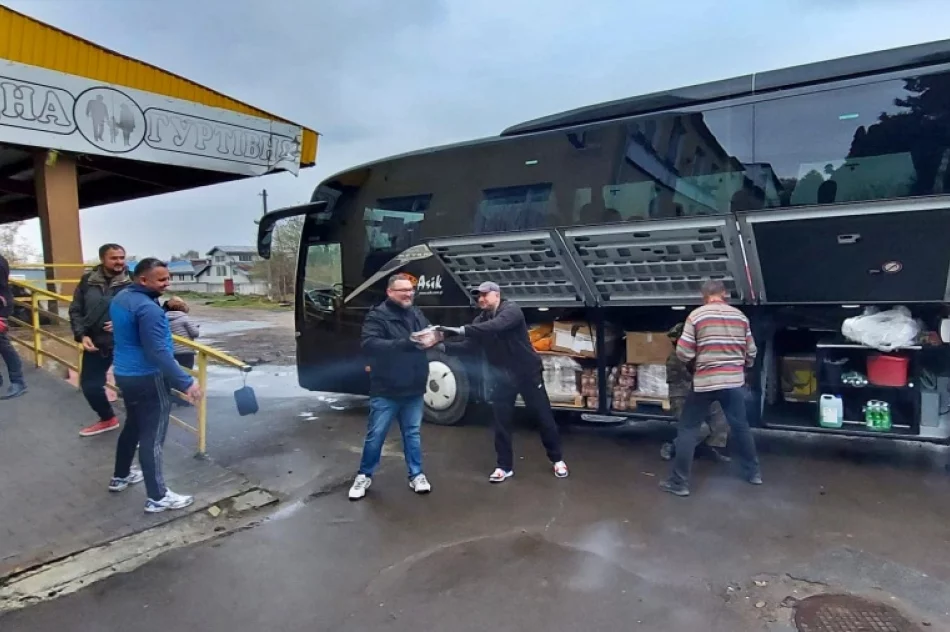 Autobusem zawieźli na Ukrainę 9 ton żywności na święta - zdjęcie 4