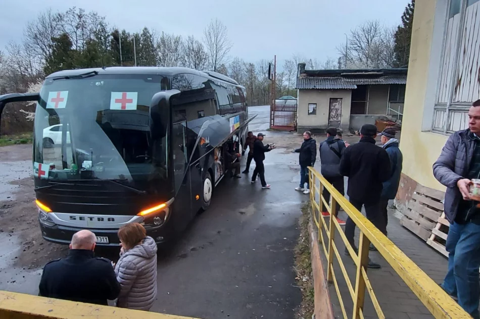Świąteczny transport z żywnością dotarł do partnerskiego miasta Truskawiec na Ukrainie - zdjęcie 5
