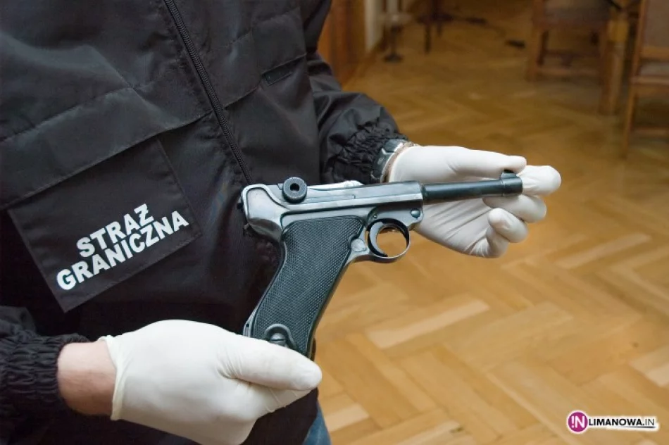 Miał 8 sztuk broni, 2878 sztuk amunicji - zdjęcie 4