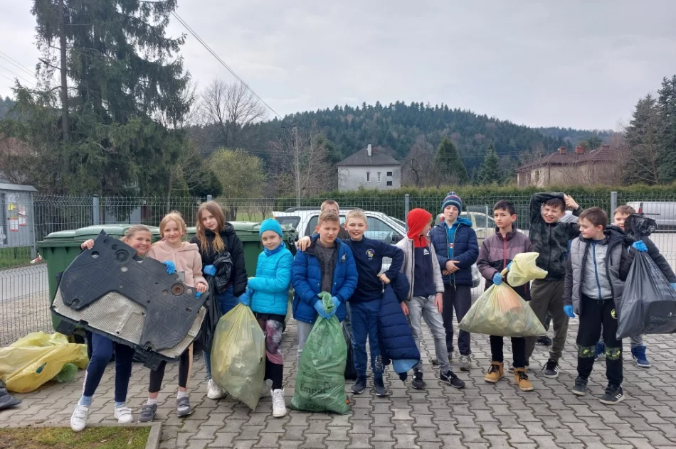 W dniu Ziemi posprzątali gminę - zdjęcie 4