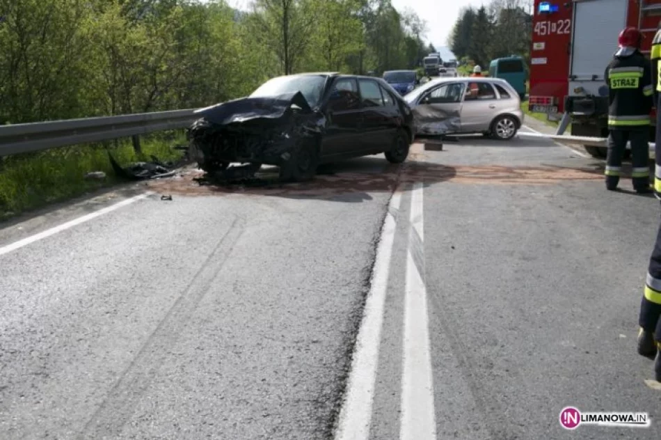 Zderzenie samochodów. Droga odblokowana - zdjęcie 2