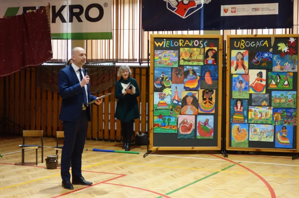 W szkole obchodzono Międzynarodowy Dzień Romów - zdjęcie 15