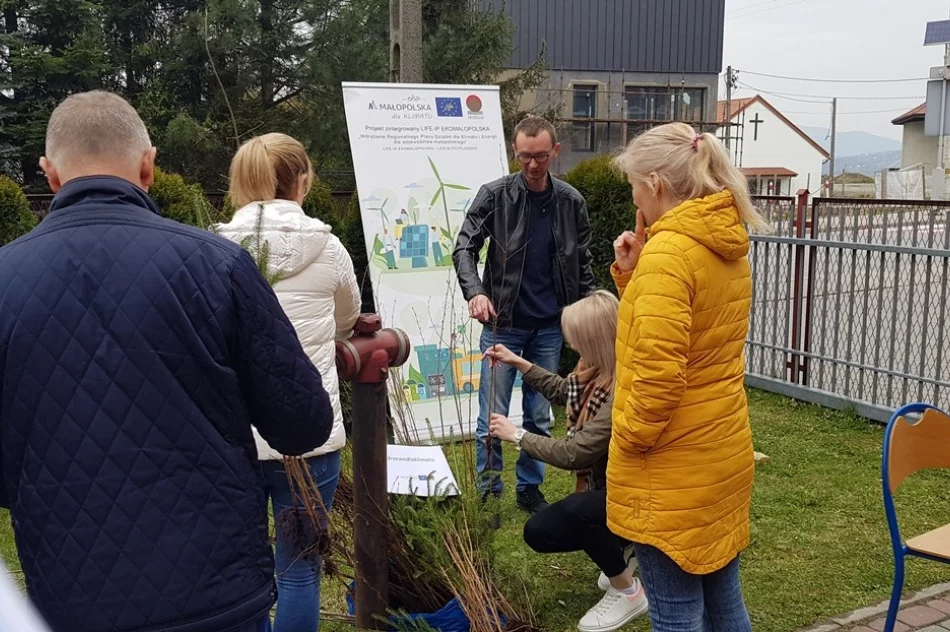 Rozdawano sadzonki i rozmawiano o ekologii - zdjęcie 4