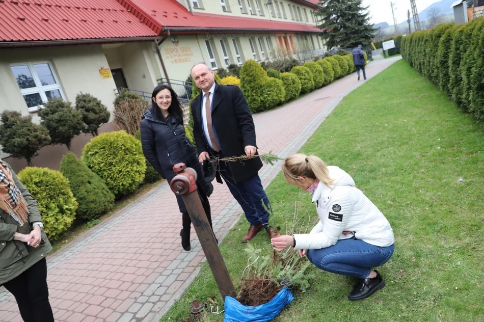 Rozdawano sadzonki i rozmawiano o ekologii - zdjęcie 6