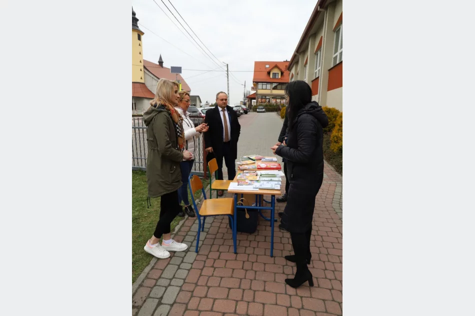 Rozdawano sadzonki i rozmawiano o ekologii - zdjęcie 9