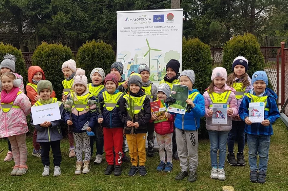 Rozdawano sadzonki i rozmawiano o ekologii - zdjęcie 11