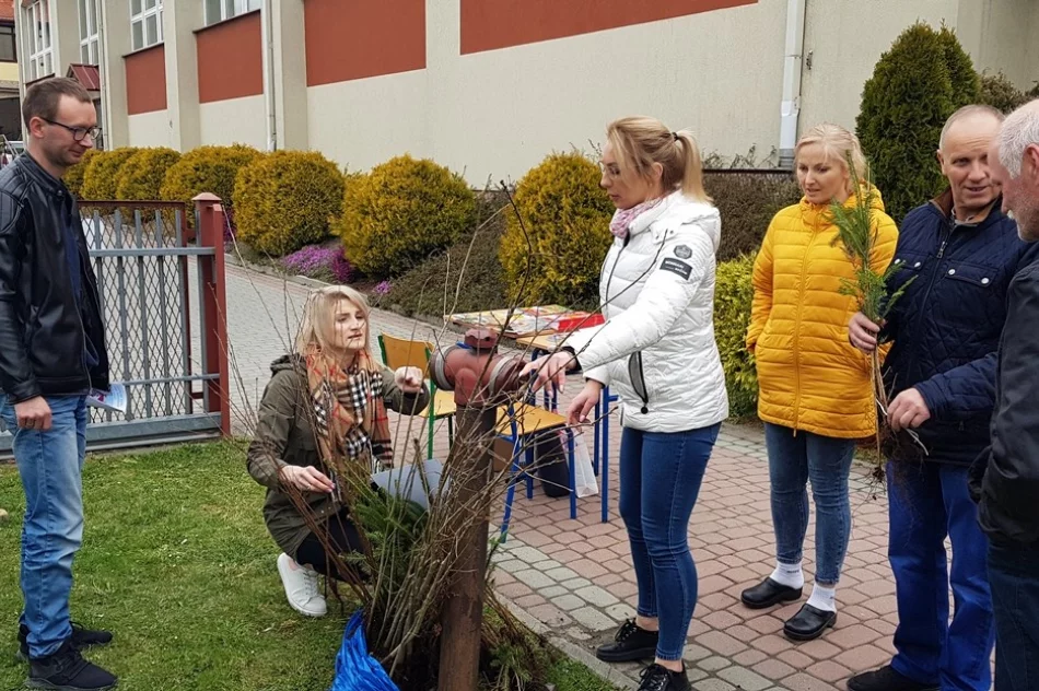 Rozdawano sadzonki i rozmawiano o ekologii - zdjęcie 12