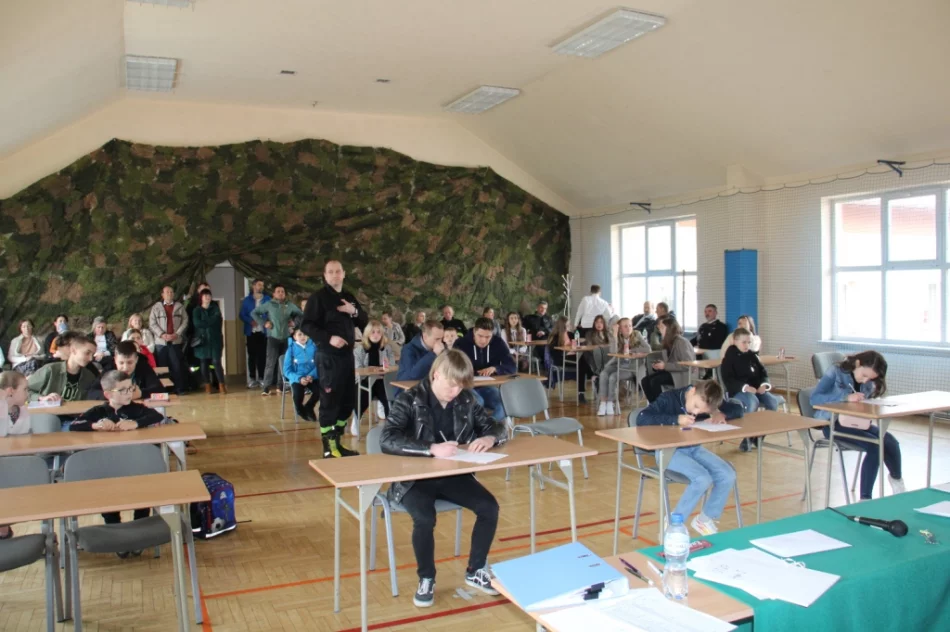 Młodzież wykazała się wiedzą o pożarnictwie - zdjęcie 2