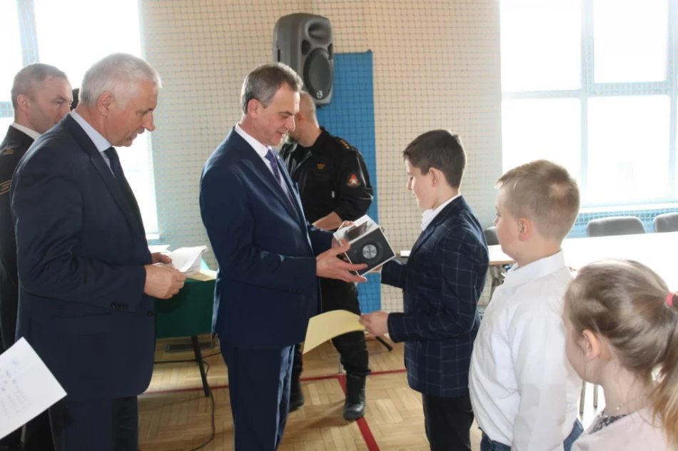 Młodzież wykazała się wiedzą o pożarnictwie - zdjęcie 4