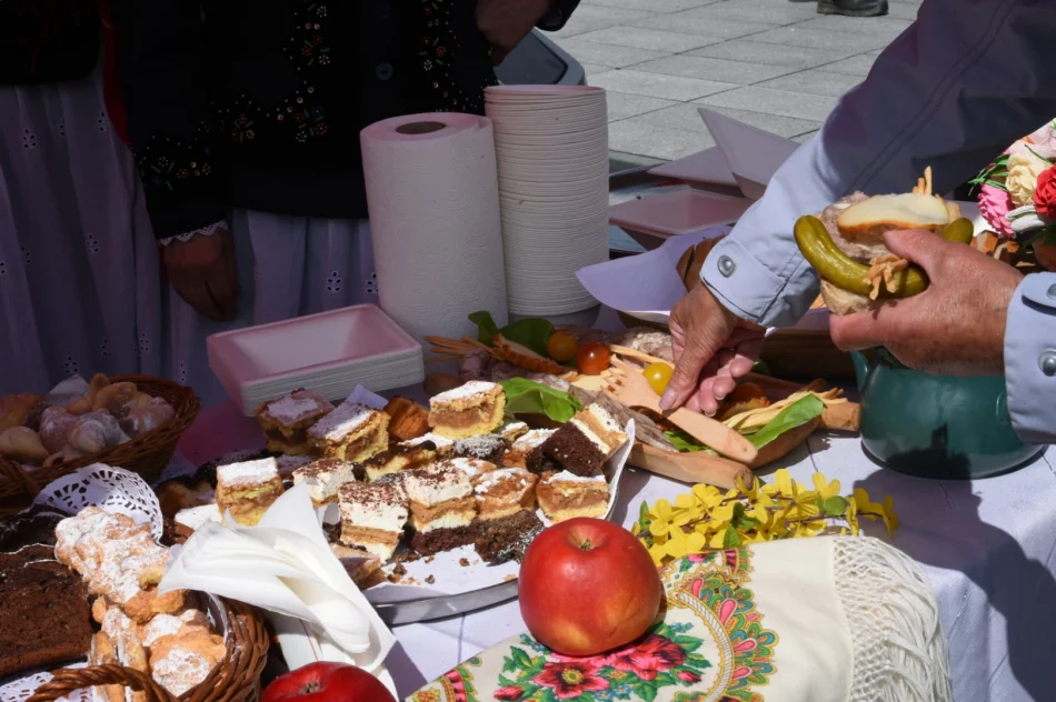 Mieszkańcom rozdano tysiąc sadzonek - zdjęcie 8