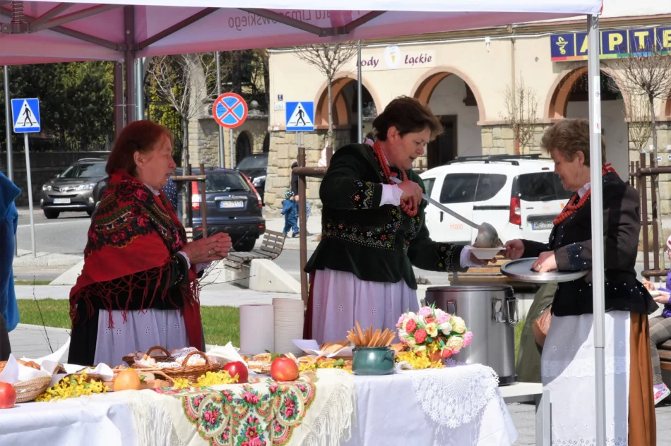 Mieszkańcom rozdano tysiąc sadzonek - zdjęcie 16
