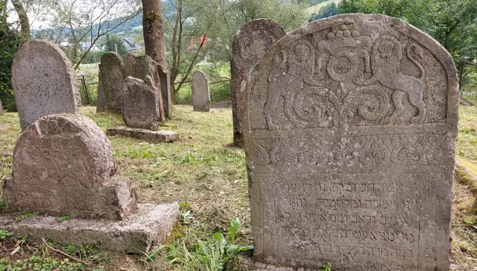 Co mówią kamienne macewy na żydowskim cmentarzu? - zdjęcie 1