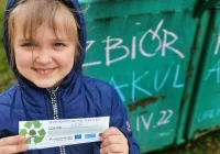 Trwa zbiórka makulatury zorganizowana z okazji Dnia Ziemi - zdjęcie główne