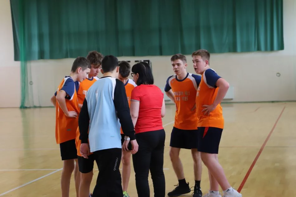 Chłopcy z Starej Wsi Mistrzami Gminy Limanowa w Piłce Ręcznej Młodzieży - zdjęcie 13