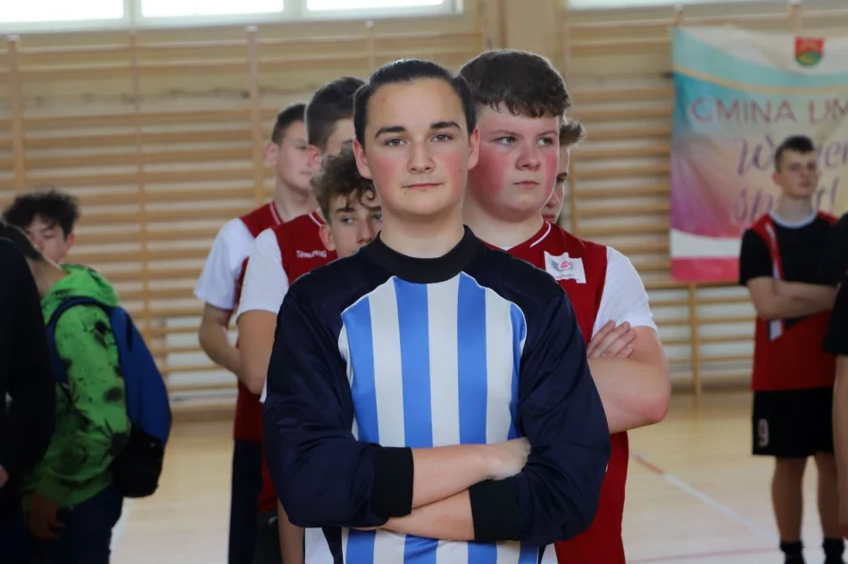 Chłopcy z Starej Wsi Mistrzami Gminy Limanowa w Piłce Ręcznej Młodzieży - zdjęcie 17