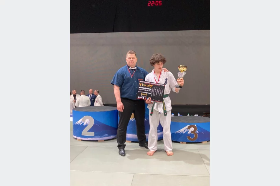 7 medali dla zawodników Limanowskiego Klubu Kyokushin Karate na Mistrzostwach Polski Kyokushin w Ełku - zdjęcie 2
