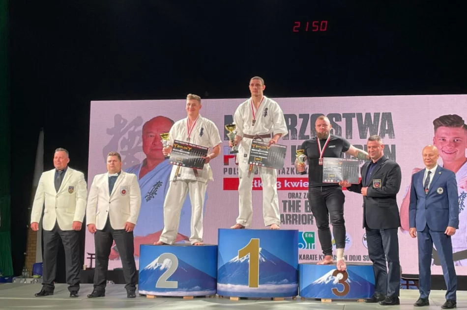 7 medali dla zawodników Limanowskiego Klubu Kyokushin Karate na Mistrzostwach Polski Kyokushin w Ełku - zdjęcie 11