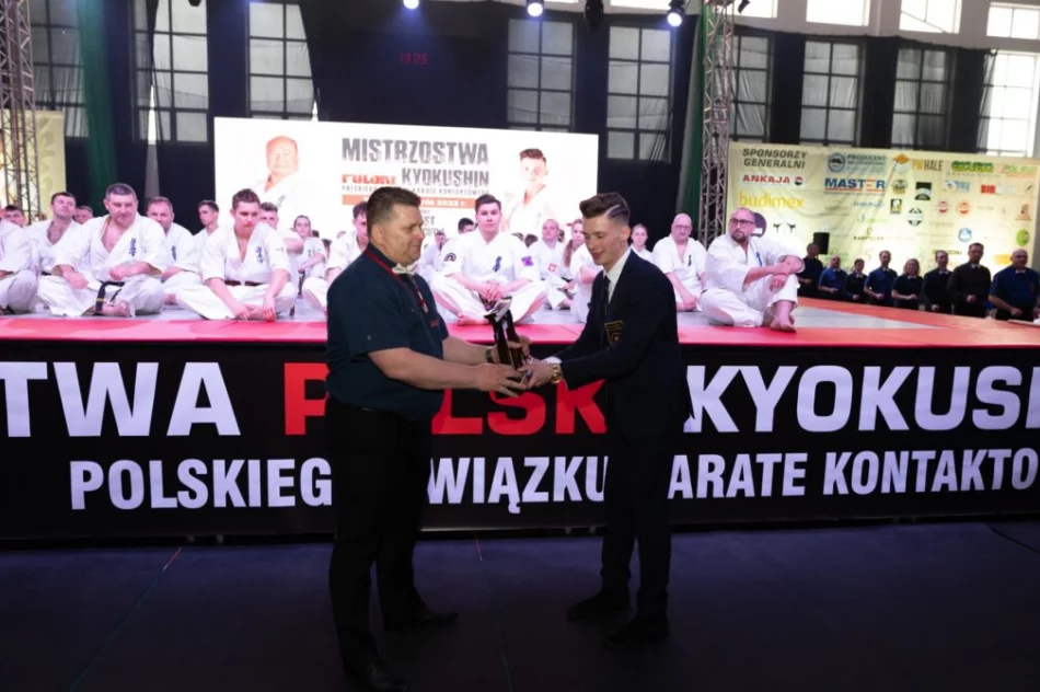 7 medali dla zawodników Limanowskiego Klubu Kyokushin Karate na Mistrzostwach Polski Kyokushin w Ełku - zdjęcie 13
