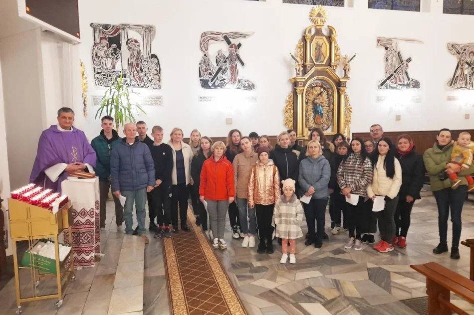 Wigilia paschalna dla uchodźców sprawowana w kościele - zdjęcie 3