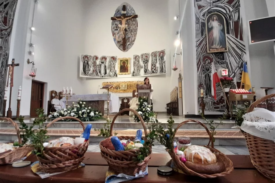 Wigilia paschalna dla uchodźców sprawowana w kościele - zdjęcie 4