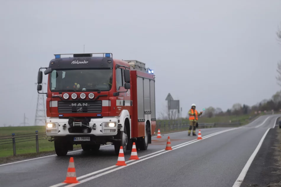 Groźnie wyglądające zderzenie z ciężarówką - zdjęcie 6