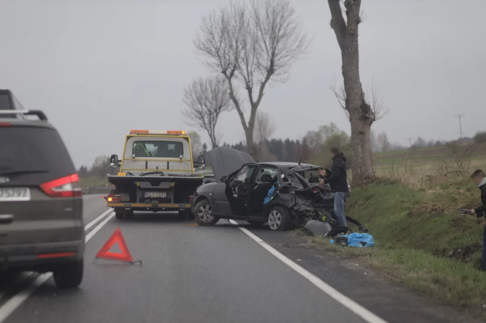 Groźnie wyglądające zderzenie z ciężarówką - zdjęcie 10