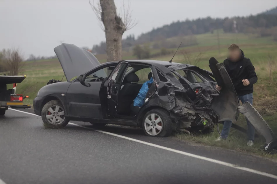 Groźnie wyglądające zderzenie z ciężarówką - zdjęcie 13