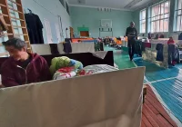 Tak mieszkają uchodźcy w przekształconych szkołach w Truskawcu - zdjęcie główne