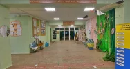 Tak mieszkają uchodźcy w przekształconych szkołach w Truskawcu - zdjęcie 3