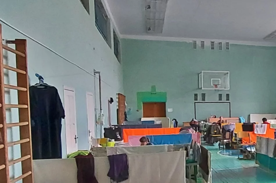 Tak mieszkają uchodźcy w przekształconych szkołach w Truskawcu - zdjęcie 15