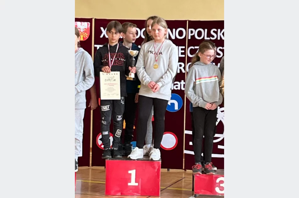 Sukces uczniów ZSP nr 4 na powiatowym etapie Ogólnopolskiego Turnieju Bezpieczeństwa w Ruchu Drogowym - zdjęcie 4