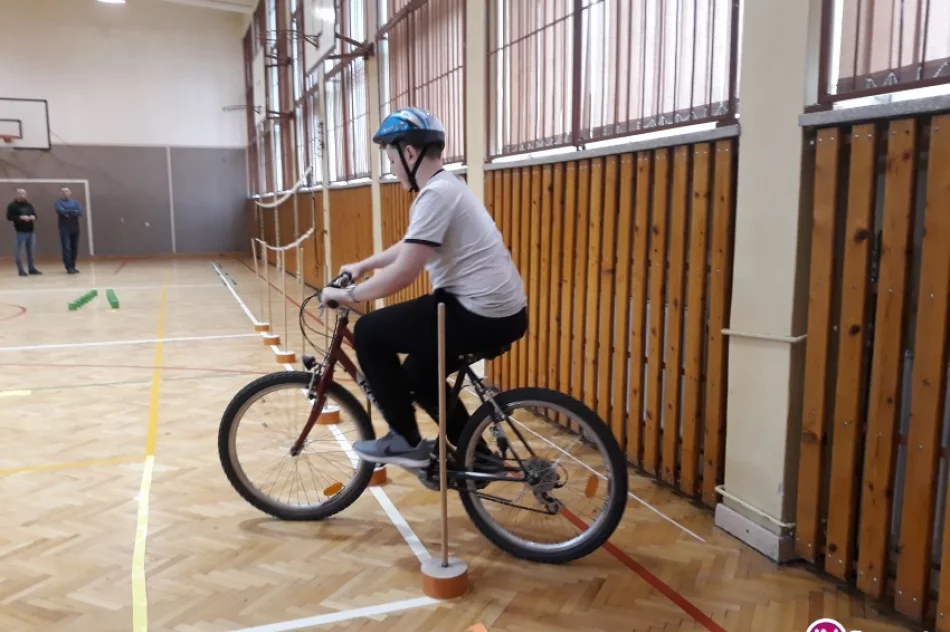 Eliminacje do Ogólnopolskiego Turnieju Wiedzy o Bezpieczeństwie w Ruchu Drogowym - zdjęcie 4