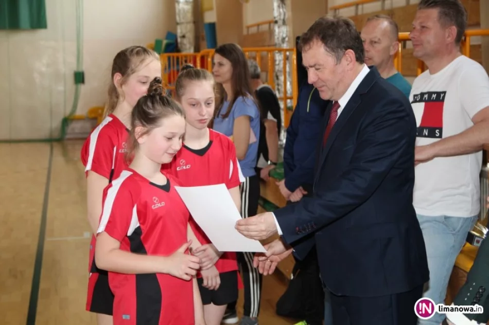 Rupniów po raz kolejny niepokonany w piłce ręcznej - zdjęcie 4