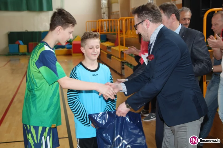 Mistrzostwo Gminy w mini piłce ręcznej dla chłopców ze Starej Wsi - zdjęcie 3