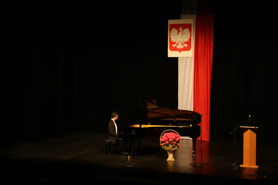 Uroczysta sesja z okazji rocznicy uchwalenia Konstytucji 3 Maja - zdjęcie 12