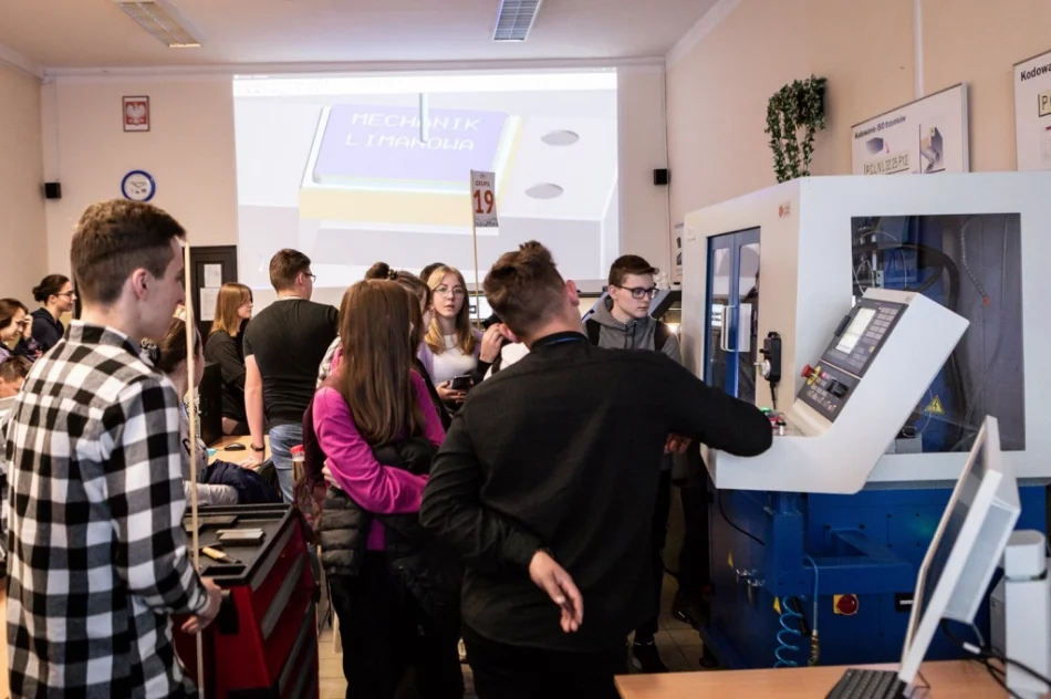 Dzień otwarty i zawody kartingowe - zdjęcie 4