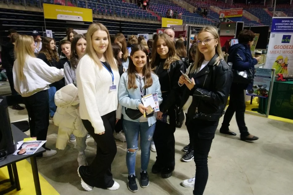 Prezentowali swoją ofertę na krakowskich targach edukacyjnych - zdjęcie 2