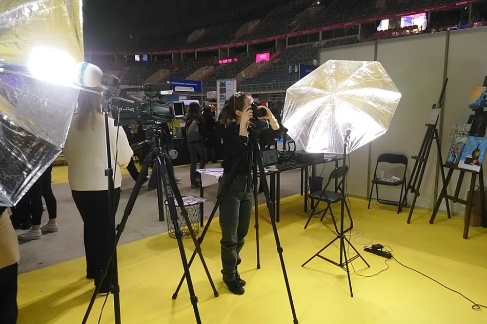 Prezentowali swoją ofertę na krakowskich targach edukacyjnych - zdjęcie 3