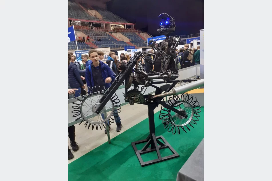 Prezentowali swoją ofertę na krakowskich targach edukacyjnych - zdjęcie 8