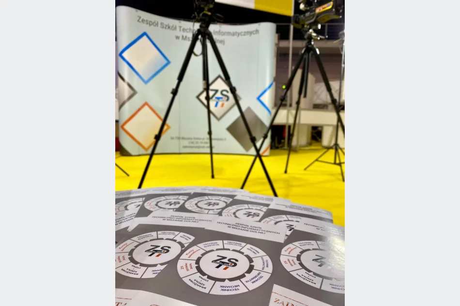 Prezentowali swoją ofertę na krakowskich targach edukacyjnych - zdjęcie 9