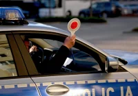 Policjanci nakładają maksymalne mandaty za najniebezpieczniejsze wykroczenia drogowe - zdjęcie główne
