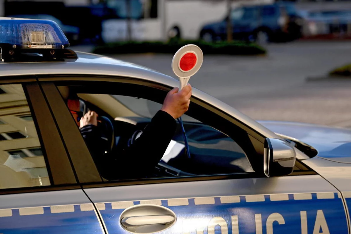 Policjanci nakładają maksymalne mandaty za najniebezpieczniejsze wykroczenia drogowe