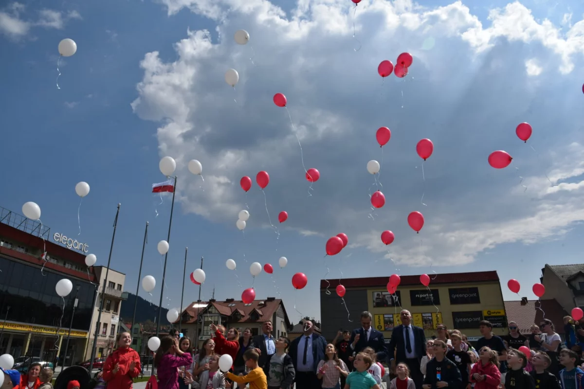 Biało-czerwone niebo nad Limanową